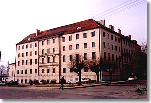 Budynek Muzeum Historii Przemysu w Opatwku